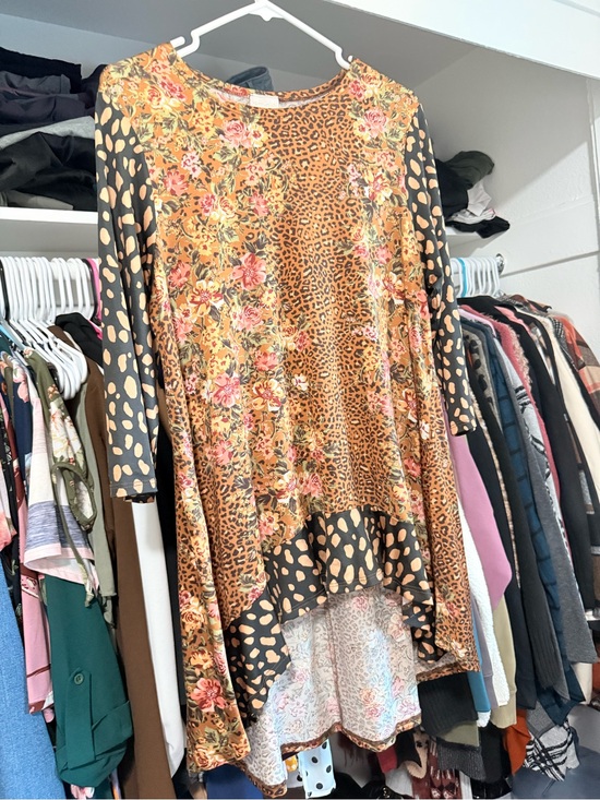 Zadie B'S Tops - Mixed-Print Floral & Leopard Swing Tunic - Brown